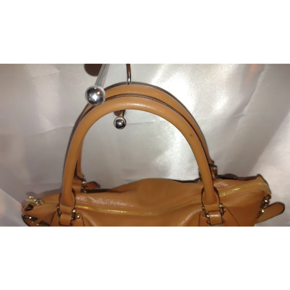 Kattee Pebbled Leather Shoulder Bag